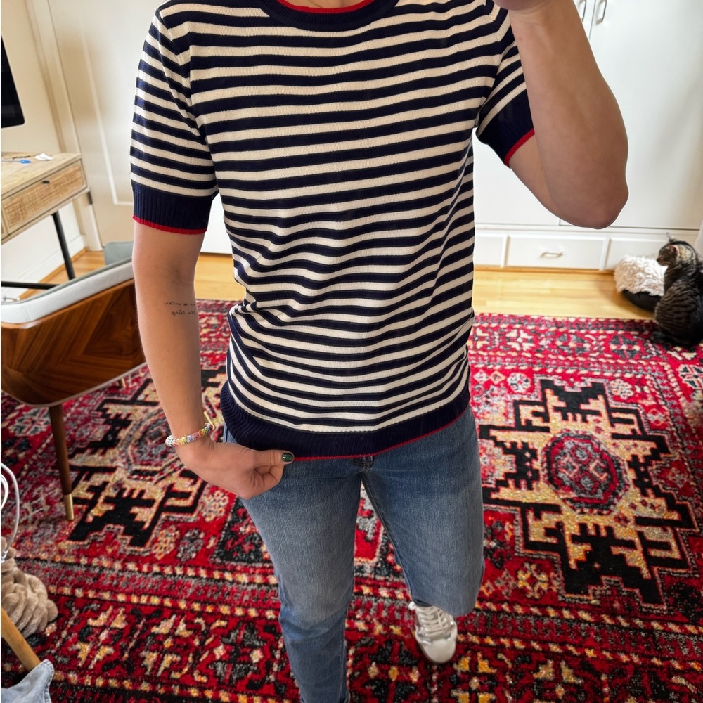 NWOT Striped Navy and White Sweater T-Shirt Sz Small